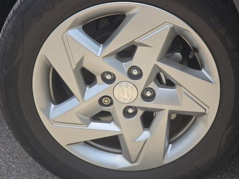 Used 2024 Hyundai Kona SE FWD image 8
