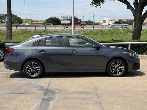 Used 2023 Kia Forte LXS FWD image 3
