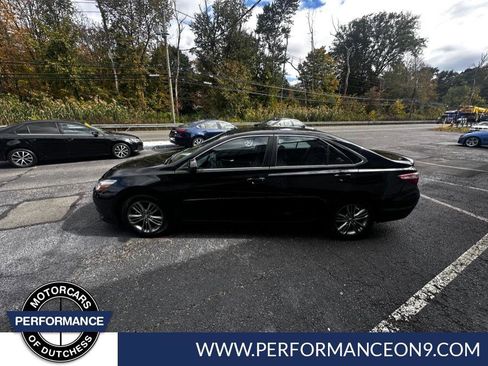 Used 2017 Toyota Camry SE image 6