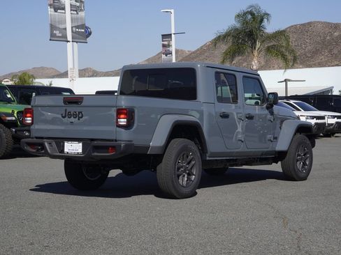 New 2026 Jeep Gladiator Sport AWD/4WD image 4