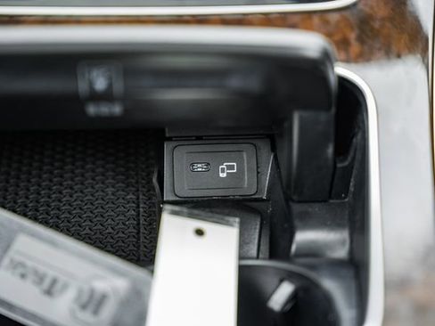 Used 2023 Mercedes-Benz E 350 4MATIC Sedan image 24