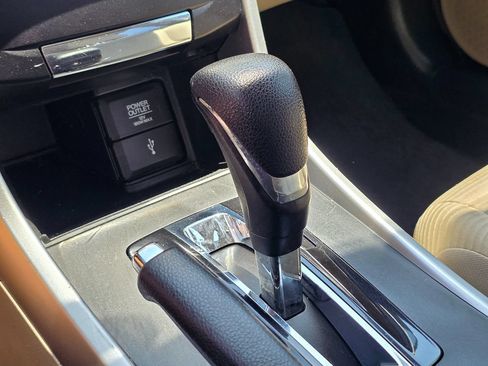 Used 2014 Honda Accord LX image 35