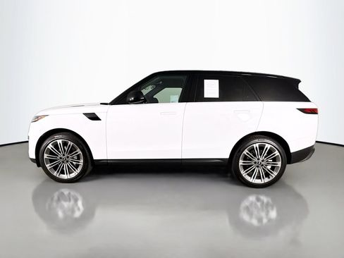 Used 2025 Land Rover Range Rover Sport SE AWD/4WD image 4