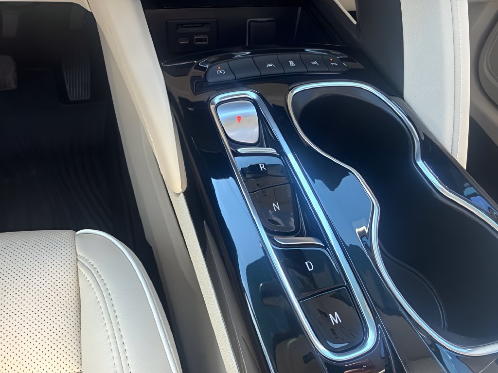 Used 2022 Buick Envision Avenir w/ Technology Package II FWD image 14