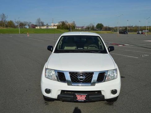 Used 2013 Nissan Frontier SV image 12