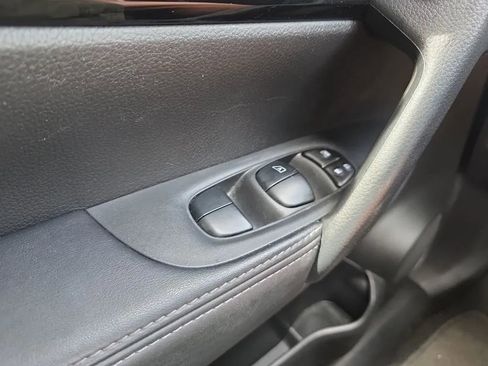 Used 2021 Nissan Rogue Sport SV FWD image 24