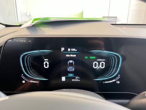 Used 2023 Kia Niro EX FWD image 20