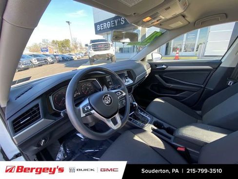 Used 2021 Volkswagen Jetta SE image 12