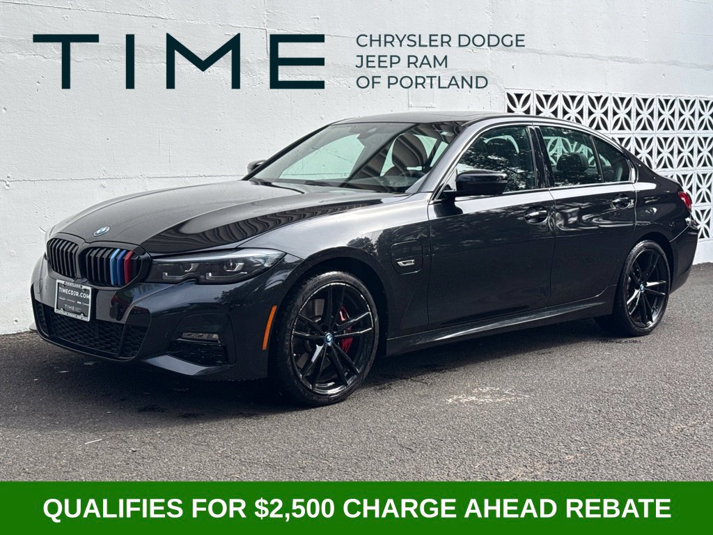Used 2022 BMW 330e xDrive w/ M Sport Package AWD/4WD image 1