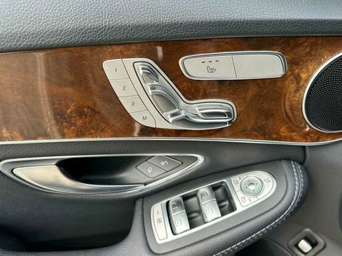 Used 2018 Mercedes-Benz C 300 4MATIC Sedan image 11