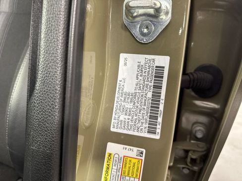 Used 2025 Honda Civic Sport image 38