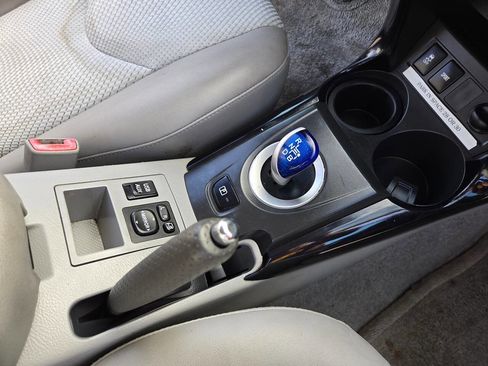 Used 2012 Toyota RAV4 EV image 36