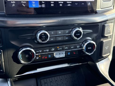 Used 2024 Ford F150 Platinum w/ Equipment Group 702A High image 27