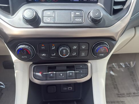 Used 2021 GMC Acadia Denali w/ Denali Technology Package FWD image 24