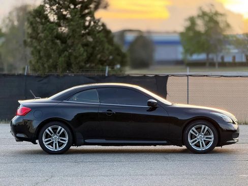 Used 2010 INFINITI G37 Convertible w/ Premium Pkg RWD image 7