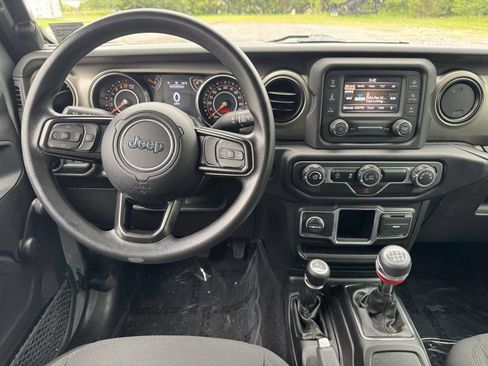 Used 2021 Jeep Wrangler Unlimited Sport AWD/4WD image 16