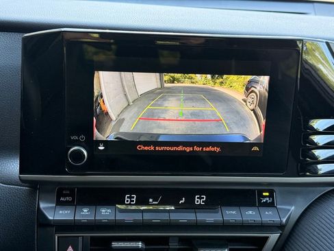 Used 2025 Toyota Camry SE FWD image 14