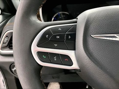 Used 2022 Chrysler Pacifica Pinnacle FWD image 27