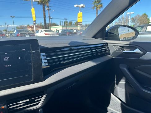 Used 2025 Volkswagen Jetta Sport image 33