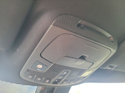 Used 2019 Lincoln Navigator Select image 24