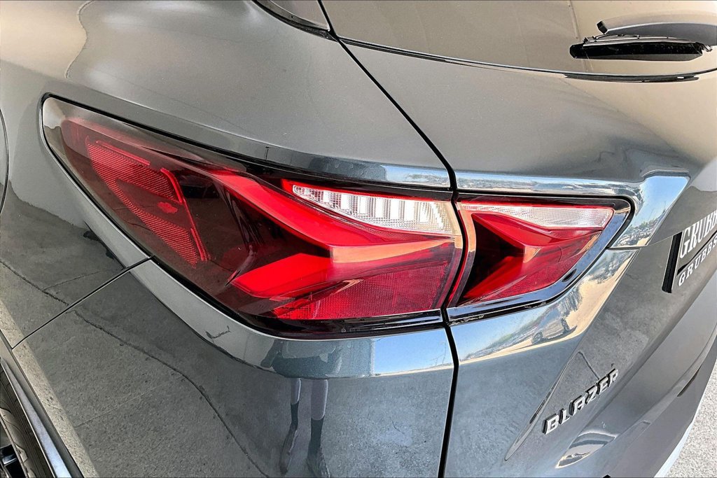 Used 2020 Chevrolet Blazer LT FWD image 36