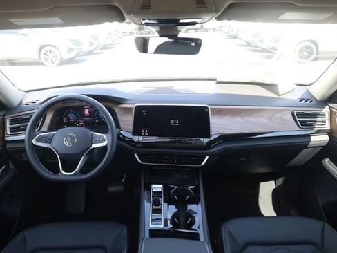 New 2026 Volkswagen Atlas SE FWD image 7