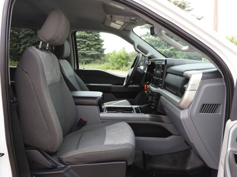 Used 2023 Ford F250 XLT AWD/4WD image 12