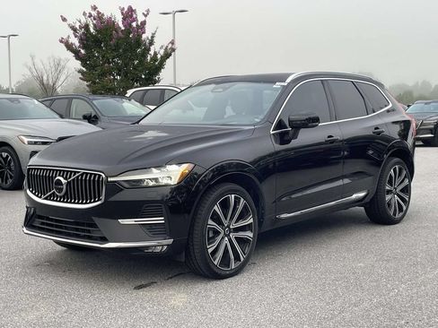 Used 2023 Volvo XC60 B5 Ultimate w/ Climate Package FWD image 24