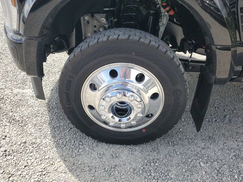 New 2026 Ford F450 Platinum w/ FX4 Off-Road Package image 5