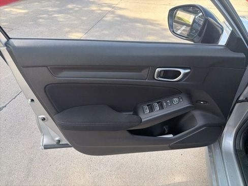 Used 2025 Honda Civic Sport image 11