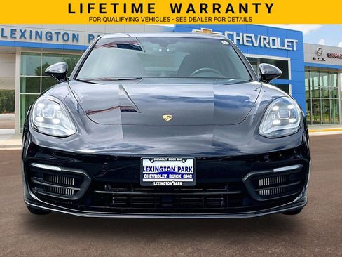 Used 2021 Porsche Panamera image 3