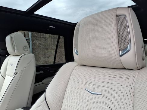 Certified 2024 Cadillac Escalade Sport w/ Touring Package AWD/4WD image 25