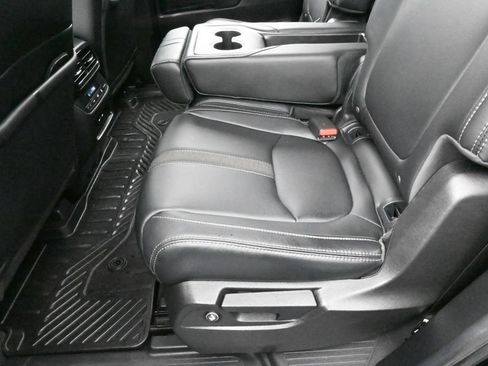 Used 2025 Honda Pilot EX-L image 35