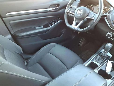 Used 2023 Nissan Altima 2.5 SV image 9