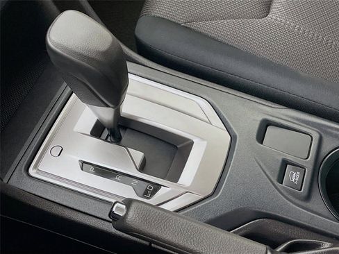 Certified 2023 Subaru Crosstrek 2.0i image 19