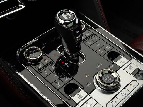 Used 2020 Bentley Flying Spur W12 image 13