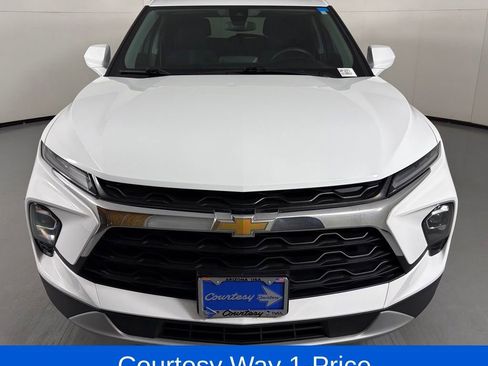 Used 2023 Chevrolet Blazer LT FWD image 4
