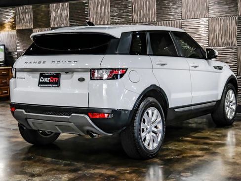 Used 2017 Land Rover Range Rover Evoque SE AWD/4WD image 8