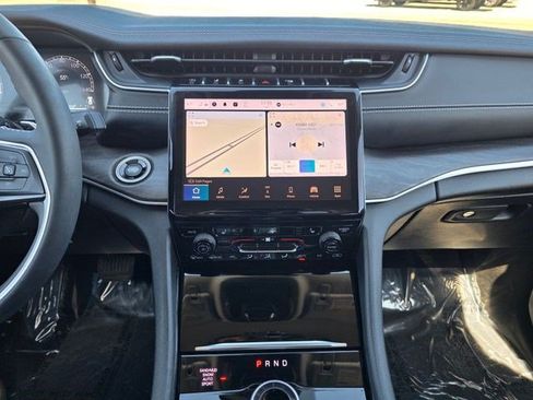 Certified 2023 Jeep Grand Cherokee Limited w/ Trailer Tow Prep Group (B) AWD/4WD image 27