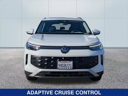 Certified 2026 Volkswagen Tiguan SE w/ Panoramic Sunroof Package AWD/4WD image 8