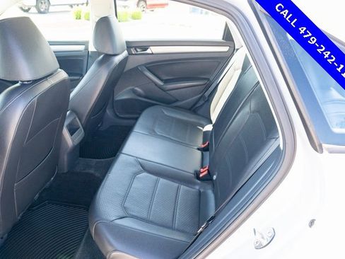 Used 2015 Volkswagen Passat 1.8T Wolfsburg Edition image 29