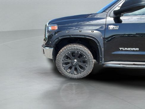 Used 2021 Toyota Tundra SR5 w/ SR5 Upgrade Package AWD/4WD image 34