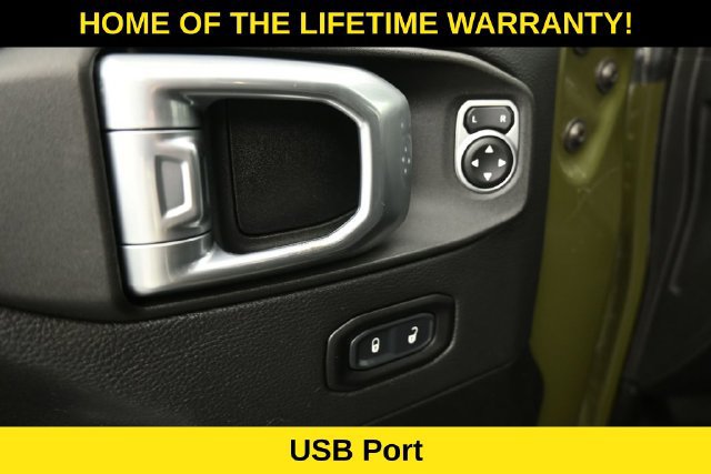 Used 2022 Jeep Wrangler Unlimited Rubicon w/ Trailer Tow Package AWD/4WD image 13