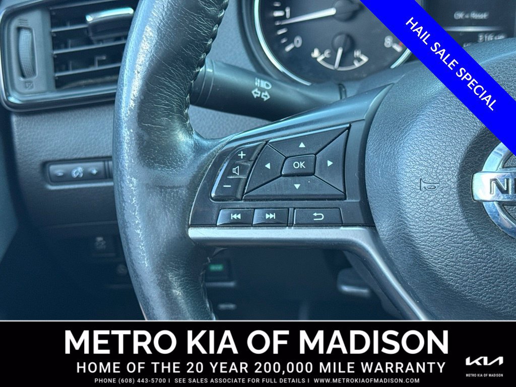 Used 2017 Nissan Rogue SV AWD/4WD image 21
