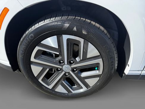 Certified 2023 Hyundai Kona Limited FWD image 9