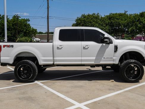 Used 2019 Ford F250 Lariat w/ Lariat Ultimate Package AWD/4WD image 6