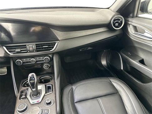Used 2022 Alfa Romeo Giulia Ti image 27