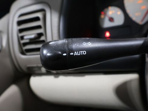 Used 2004 Saturn L-Series L300 image 29