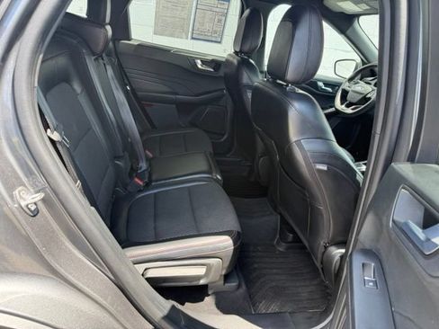 Used 2023 Ford Escape ST-Line FWD image 12