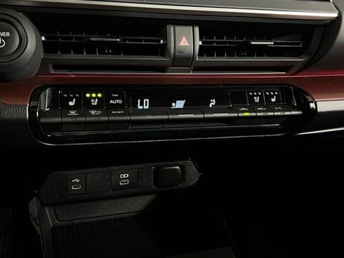 Used 2024 Toyota Prius Prime Premium image 19